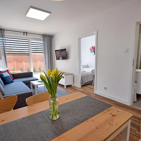 Bursztyn 1 Z Ogrodkiem I Garazem Apartmán