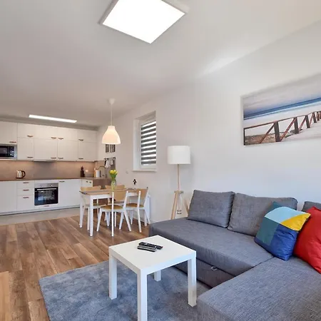 Bursztyn 1 Z Ogrodkiem I Garazem Apartmán *