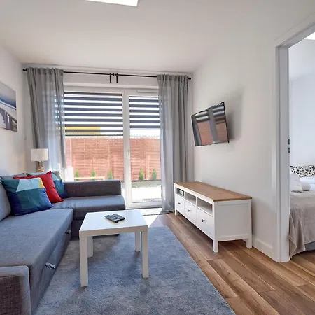 Bursztyn 1 Z Ogródkiem I Garażem Apartament