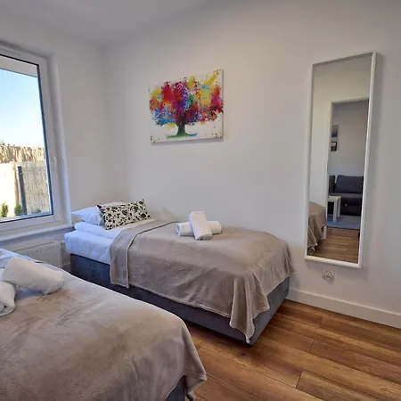 Apartmán Bursztyn 1 Z Ogrodkiem I Garazem *