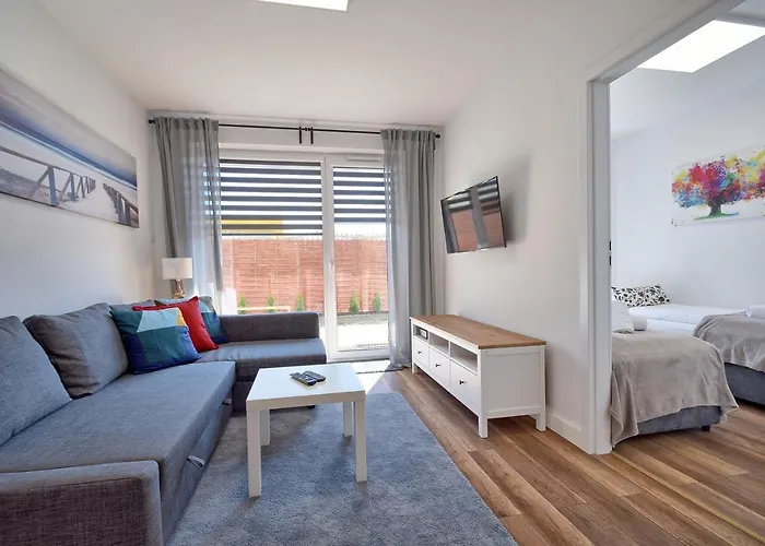 Bursztyn 1 Z Ogrodkiem I Garazem Apartment