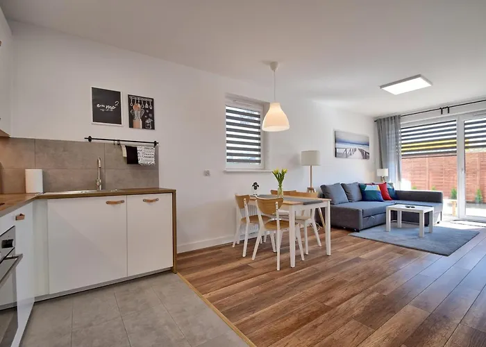 Bursztyn 1 Z Ogrodkiem I Garazem