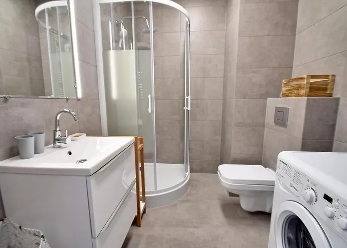 Apartment Bursztyn 1 Z Ogrodkiem I Garazem Kolberg