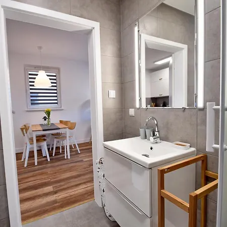 Bursztyn 1 Z Ogrodkiem I Garazem *