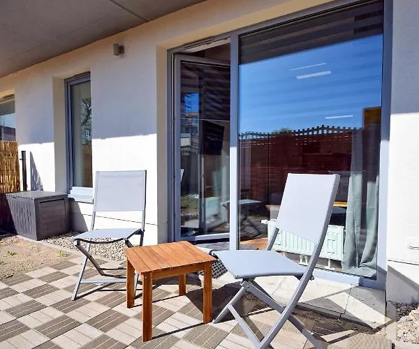 Apartamento Bursztyn 1 Z Ogródkiem I Garażem *